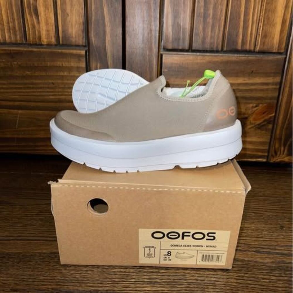 New Size 8 Oofos Oomega Eezee Women’s Shoes Nomad Biege